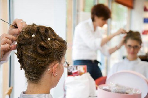美发行业就业前景—美发师的职业要求